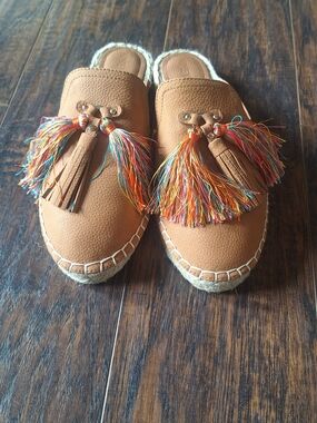 Nine West Tan Espadrille Slip-On Mule Size 6M Colorful Tassle
